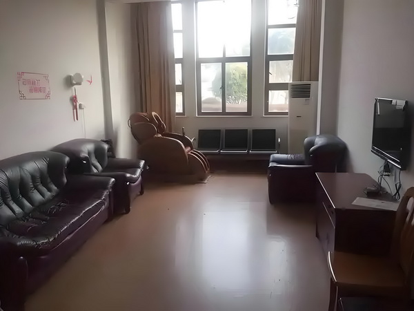 比不过刘亦菲杨幂，赵丽颖在电影圈处处尴尬